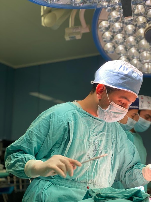Dr. Aaron Cuevas Gonzalez — Oncólogo en Hermosillo