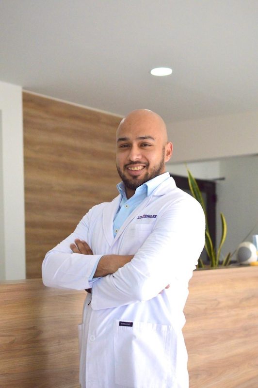 Dr. Alejandro Quintanilla