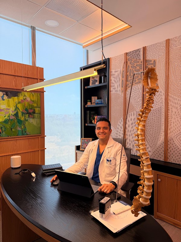 Dr. Andrés Alcántara