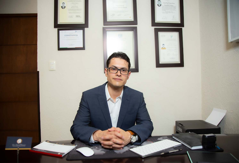 Dr. David Briones