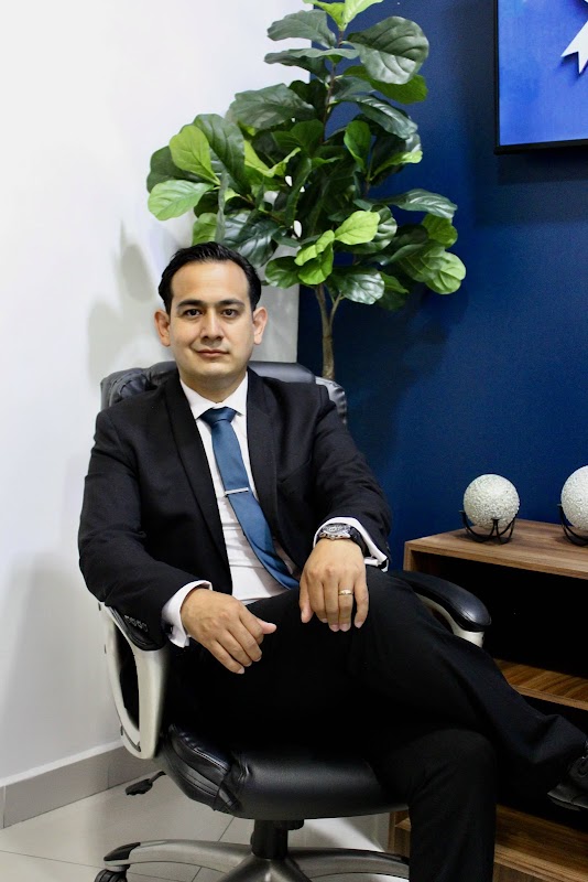 Dr. David Alejandro Pérez Salazar — Oncólogo en Monterrey