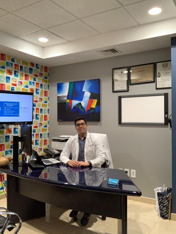 Dr. Efrén Gaxiola — Urólogo en Culiacán