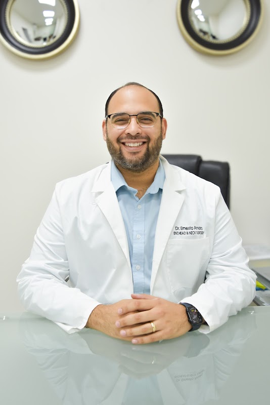 Dr. Ernesto Amaro Flores