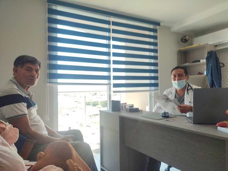 Dr. Guillermo Karey — Cardiólogo en Oaxaca
