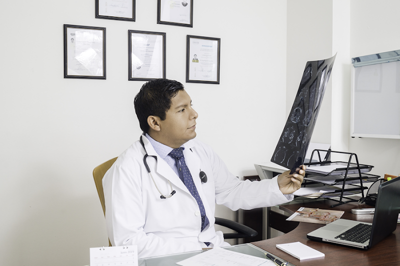Dr. Jorge Gracia P