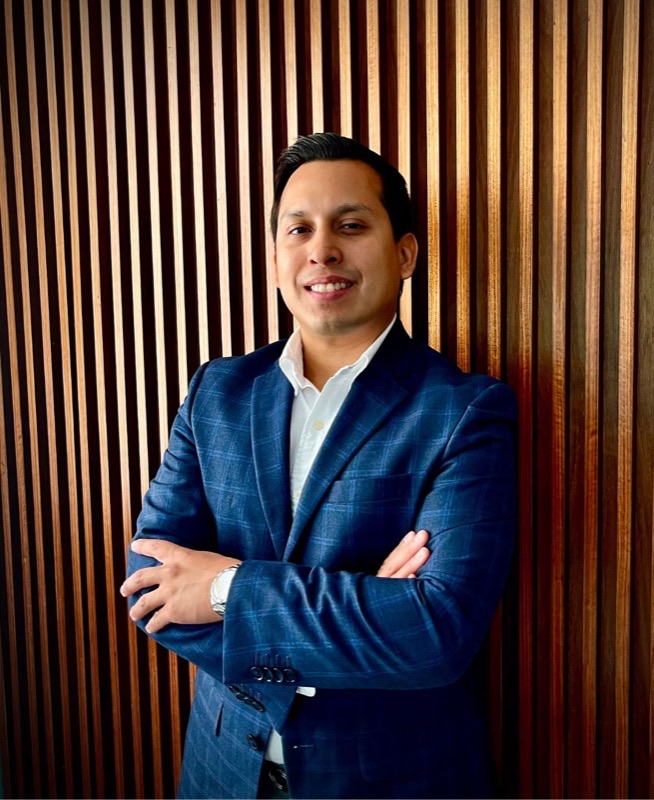 Dr. Manuel Calao
