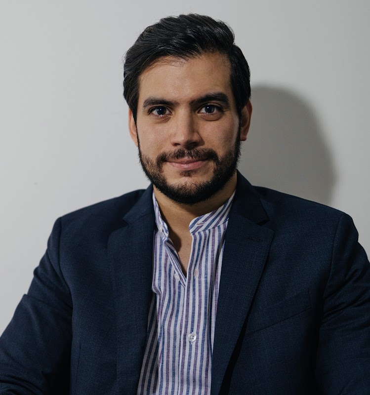 Dr. Mauricio Galván