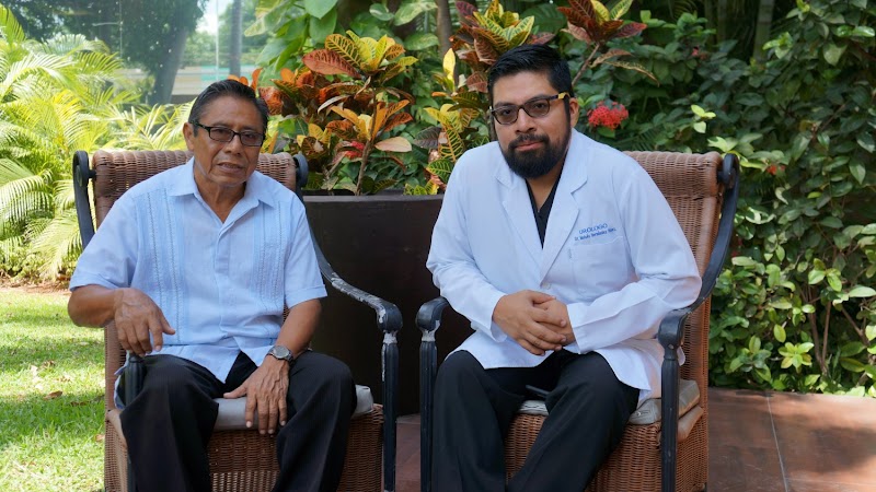 Dr. Moisés Hernández Hernández — Urólogo en Mérida