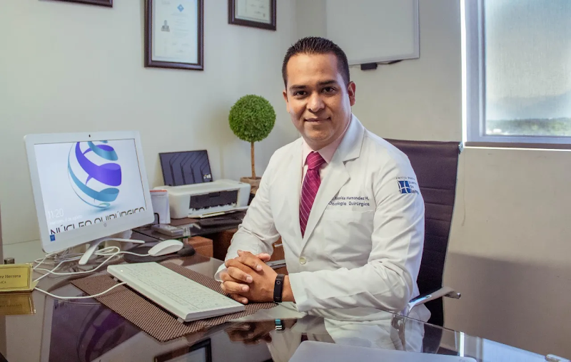Dr. Nicolás Hernández