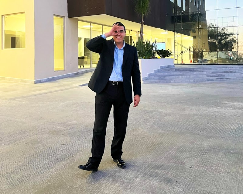 Dr. Roberto López Gutiérrez