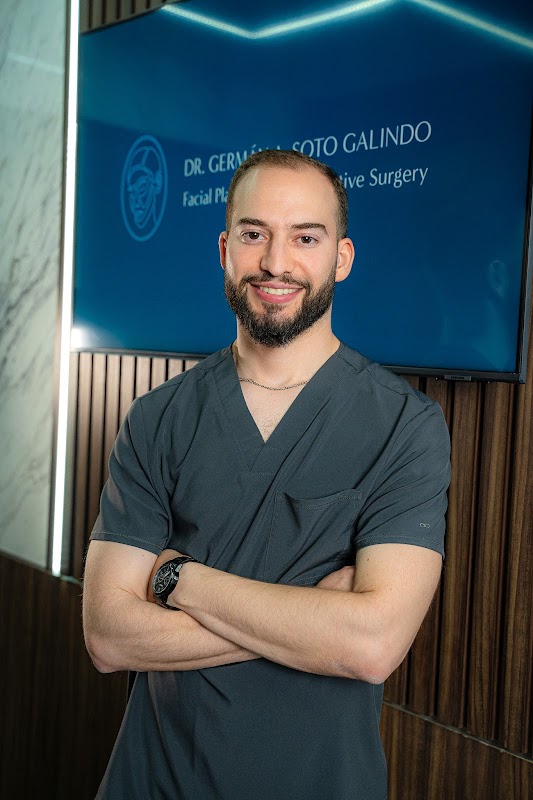 Dr. Román Garza Castañeda