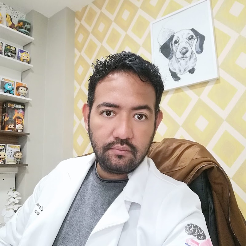 Dr. Roosevelt Ibañez Torres