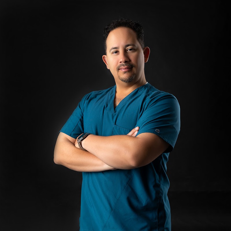 Dr. León González Márquez